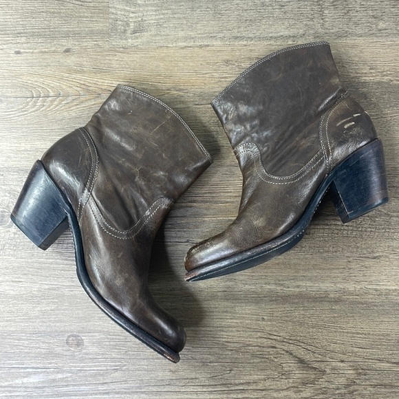 Frye Women’s Leather Leslie 76751 Brown  Ankle Side Zip Booties Boots, size 8.5 - Picture 1 of 13